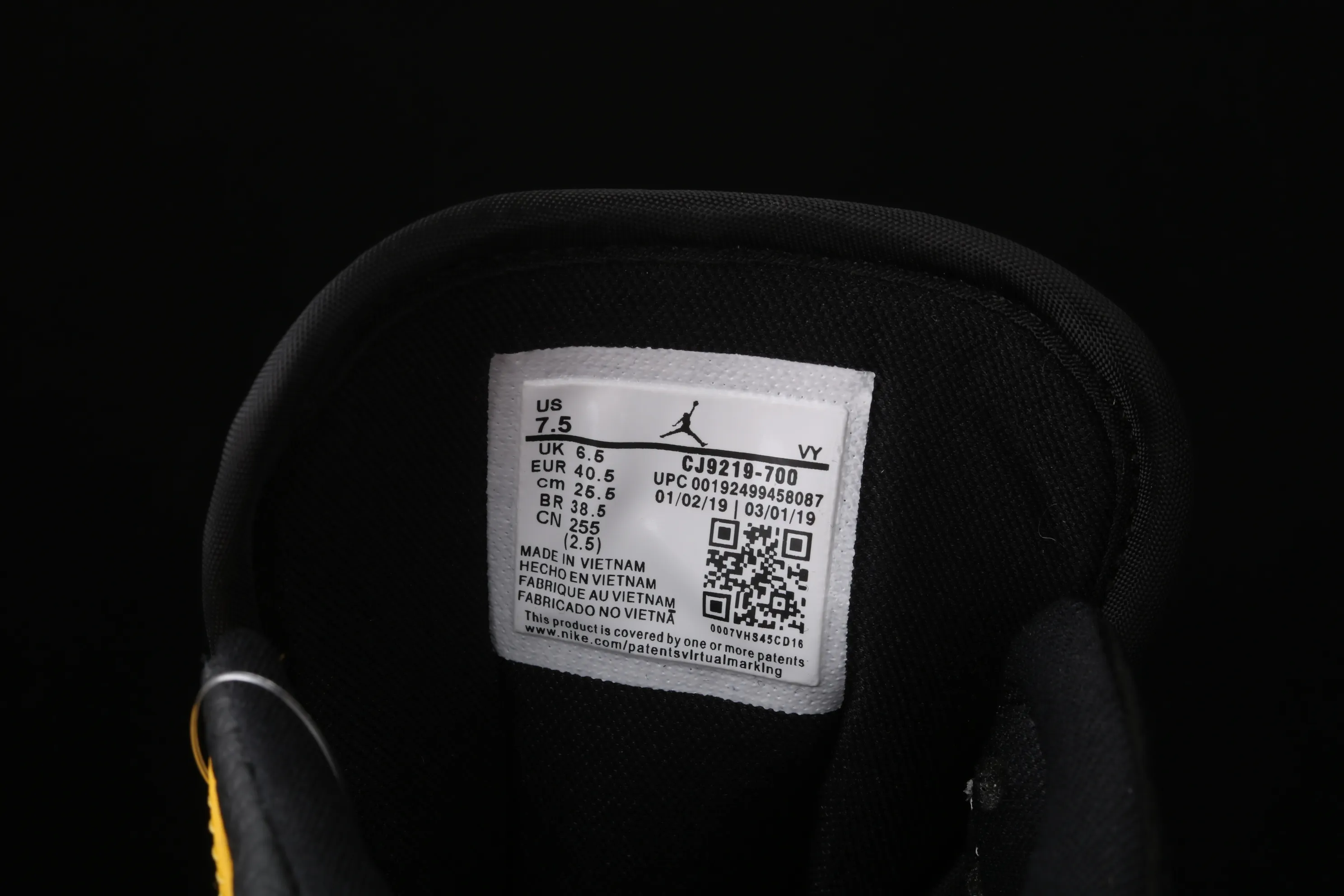 All categories Air Jordan Jordan series basketball shoes Air Jordan 1 Mid Air Jordan 1 Mid OG AJ1 Joe 1 black and yellow Yin Yang top layer mid-top basketball shoes CJ9219-700